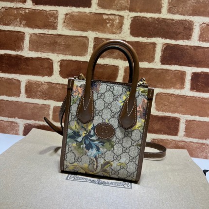 ‎671623 GG carnation print mini tote bag